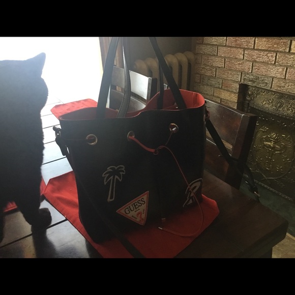 Guess handbag - Picture 4 of 4